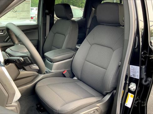 New 2025 GMC Canyon Elevation w/ Convenience Package image 9