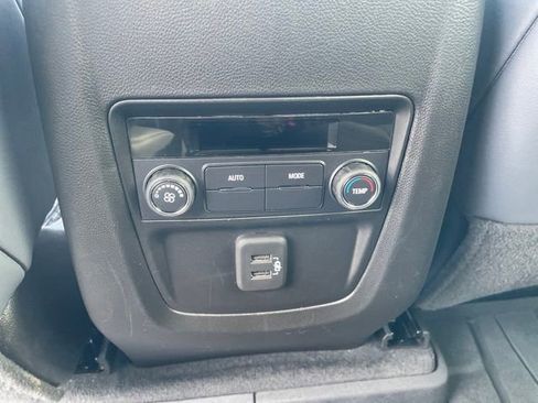 Used 2023 Buick Enclave Essence FWD image 27