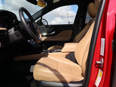 Used 2021 Lincoln Corsair Reserve w/ Equipment Group 201A image 10