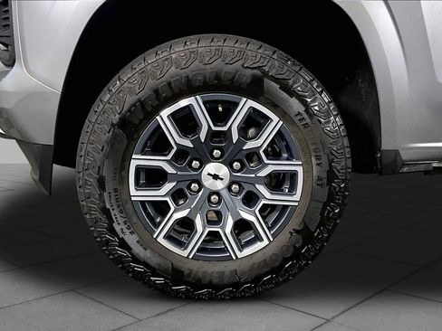 Certified 2024 Chevrolet Colorado Z71 w/ Z71 Convenience Package 2 AWD/4WD image 11