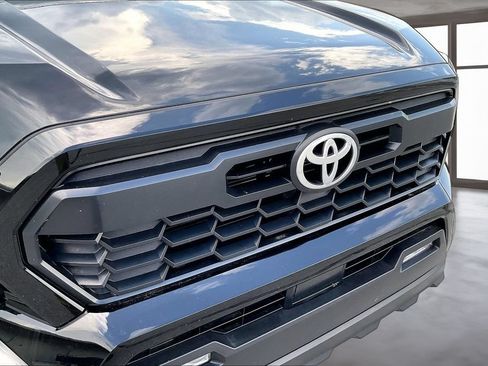 Used 2024 Toyota Tacoma TRD Off-Road AWD/4WD image 30