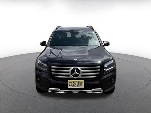 Used 2025 Mercedes-Benz GLB 250 4MATIC image 4
