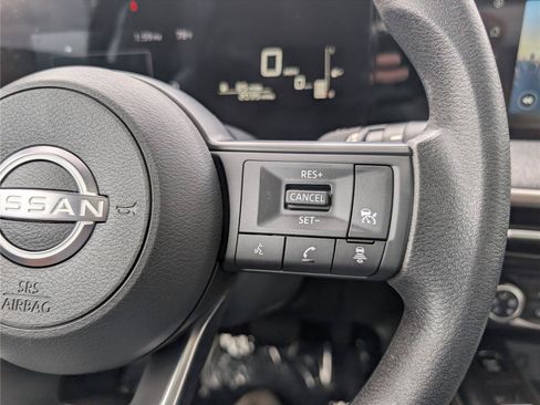 Used 2025 Nissan Kicks SV w/ SV Premium Package AWD/4WD image 22