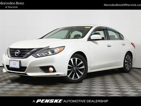 Used 2016 Nissan Altima 2.5 SL w/ Moonroof Package FWD image 1