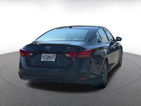 Used 2025 Nissan Altima 2.5 SV image 14