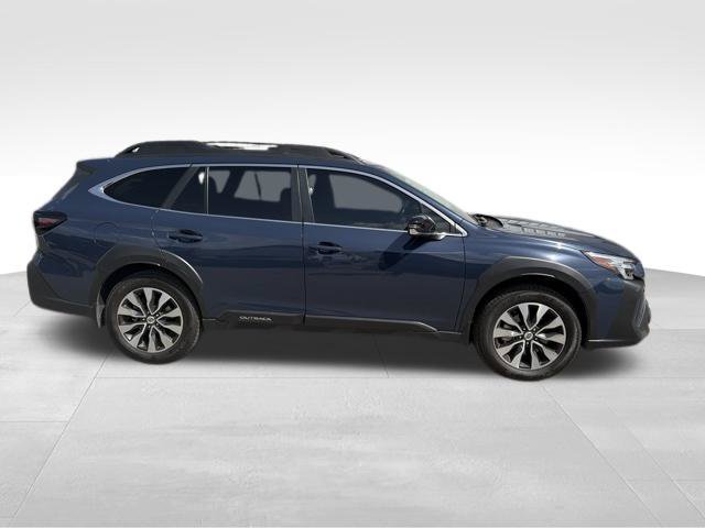 Used 2023 Subaru Outback Limited w/ Popular Package #2 AWD/4WD image 2