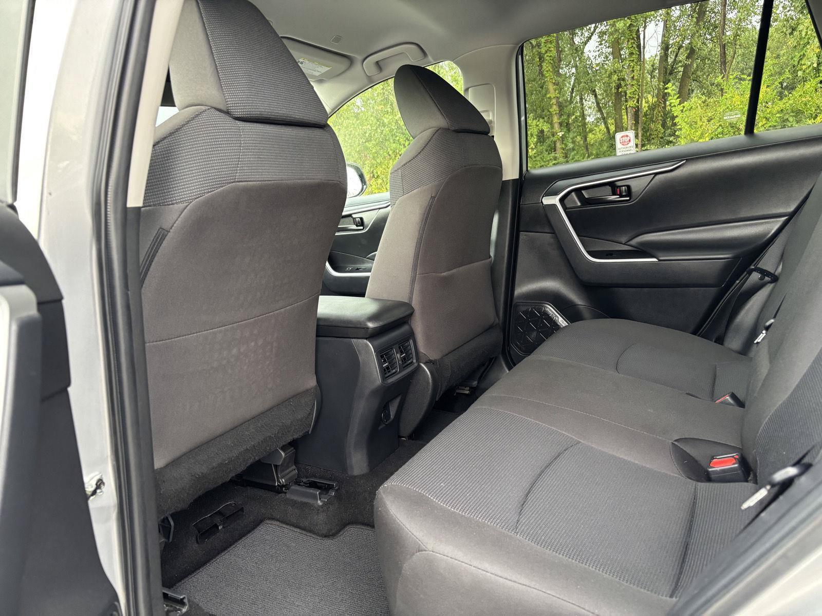 Used 2025 Toyota RAV4 LE AWD/4WD image 18