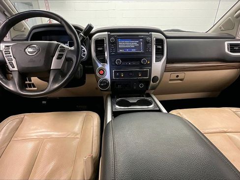 Used 2016 Nissan Titan SL image 14