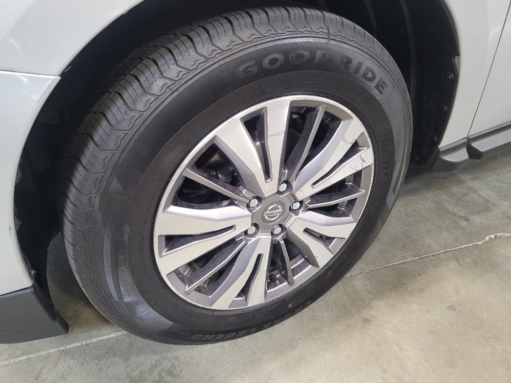 Used 2019 Nissan Pathfinder SL FWD image 31