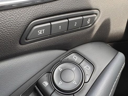 Used 2024 Buick Enclave Premium image 23