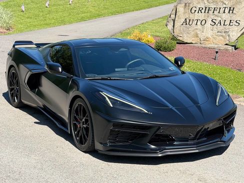 Used 2024 Chevrolet Corvette Stingray Preferred Cpe w/ Z51 Performance Package RWD image 18