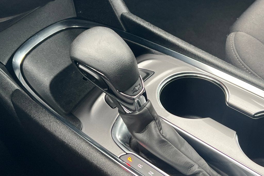 Used 2024 Chevrolet Malibu LT FWD image 17