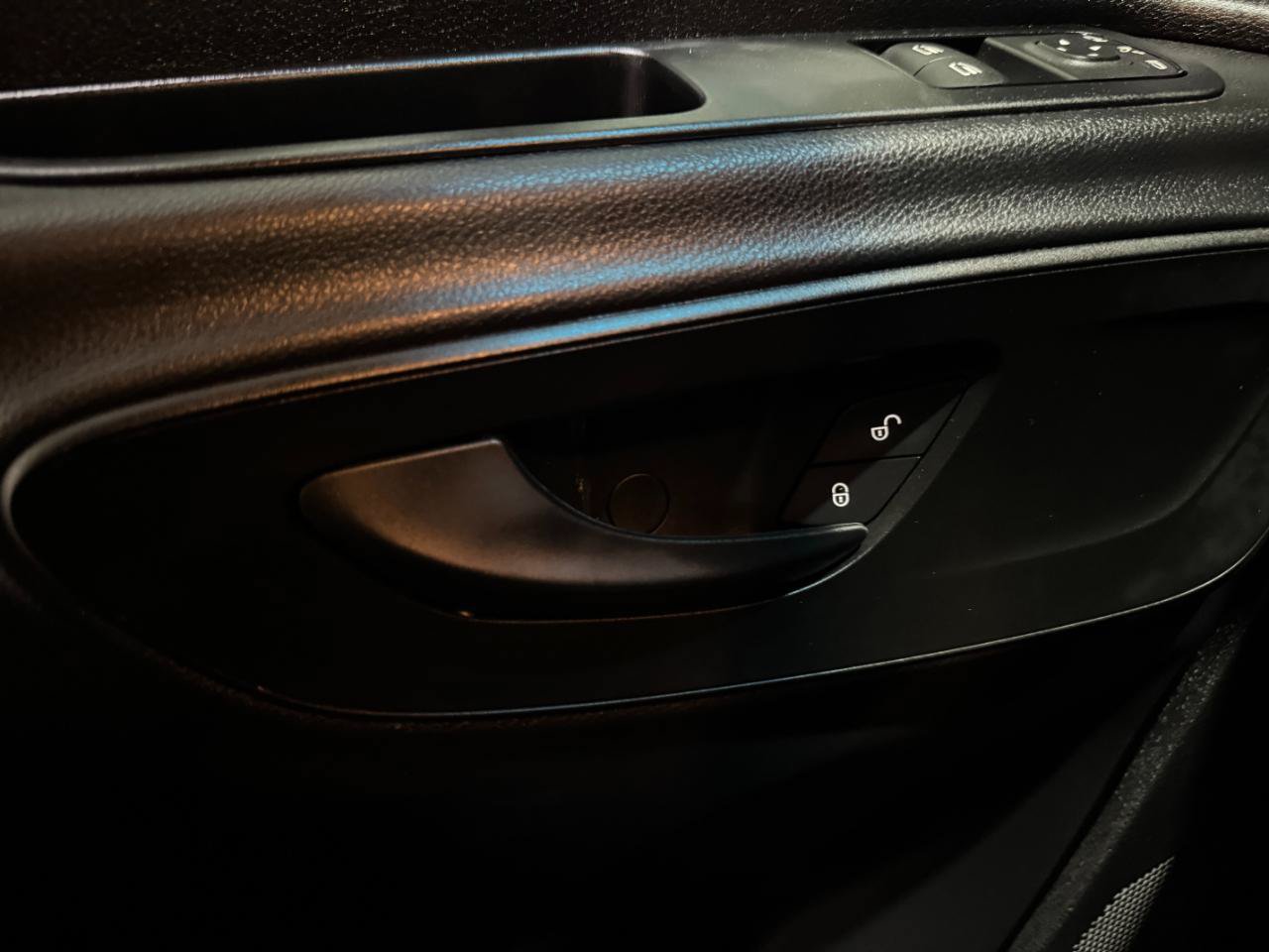 Used 2020 Mercedes-Benz Sprinter 2500 image 23