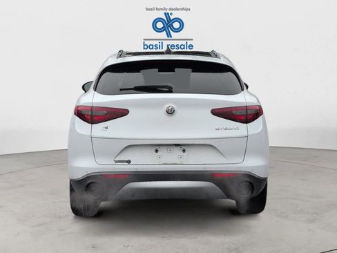 Used 2022 Alfa Romeo Stelvio Ti image 5