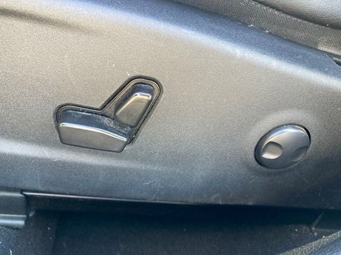 Used 2023 Chrysler 300 S image 12