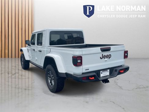New 2025 Jeep Gladiator Mojave w/ Convenience Group image 7