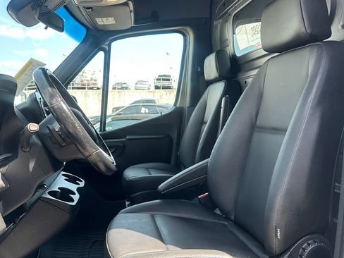 Used 2023 Mercedes-Benz Sprinter 2500 image 12