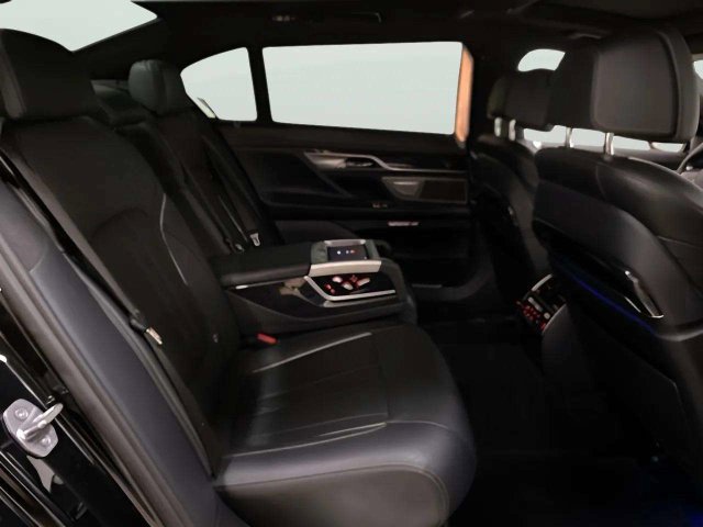 Used 2017 BMW 740i RWD image 25