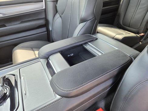 New 2026 Jeep Grand Wagoneer Limited AWD/4WD image 36