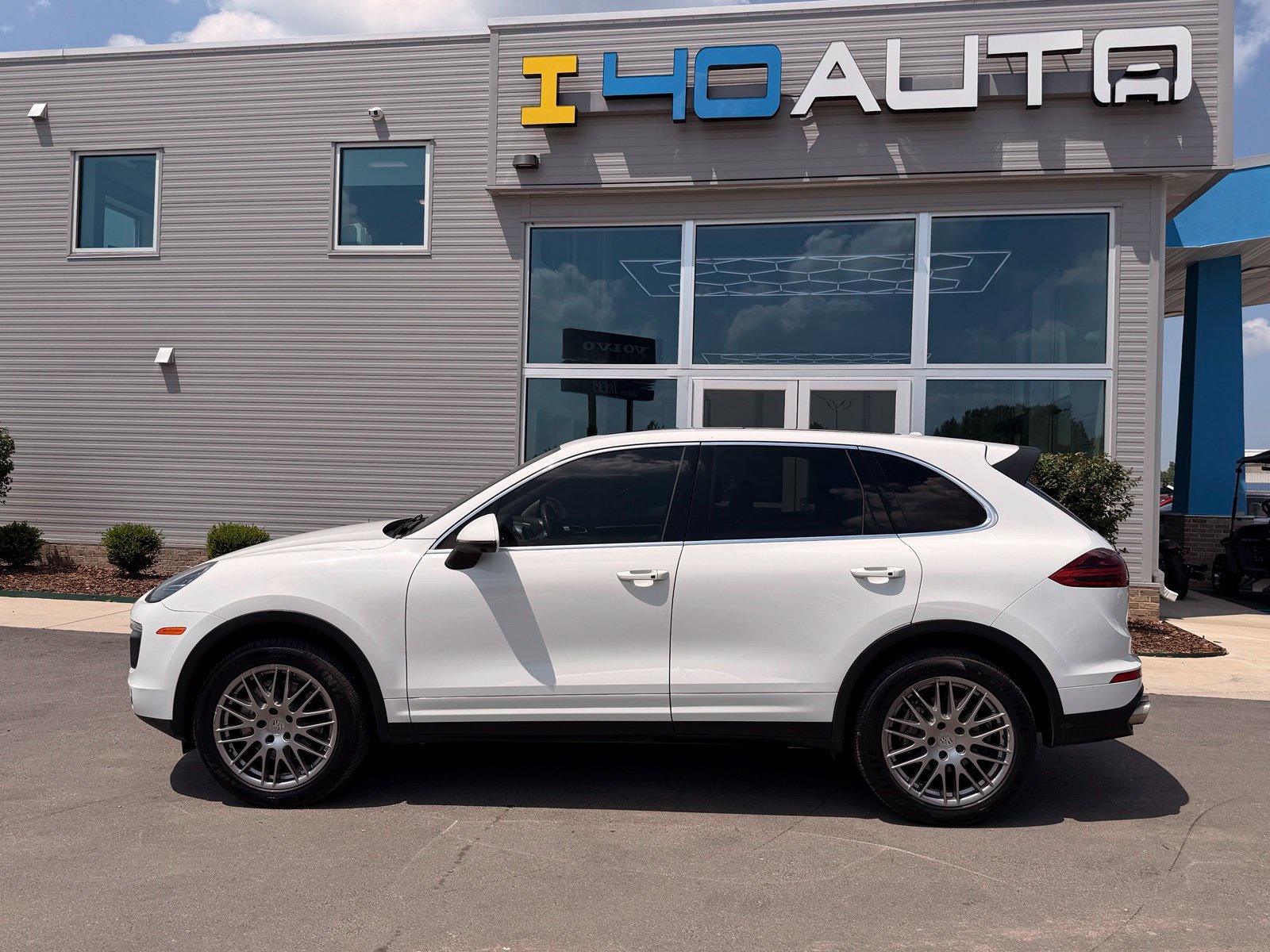 Used 2016 Porsche Cayenne S AWD/4WD image 11