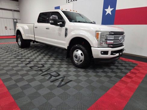 Used 2017 Ford F350 Platinum w/ Platinum Ultimate Package AWD/4WD image 14