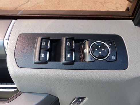 Used 2017 Ford F150 XLT w/ Equipment Group 302A Luxury AWD/4WD image 27