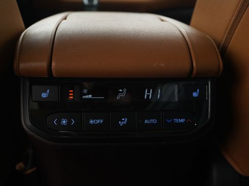 Used 2021 Toyota Highlander Platinum image 23