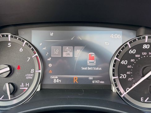 Used 2022 Toyota Highlander XLE image 26