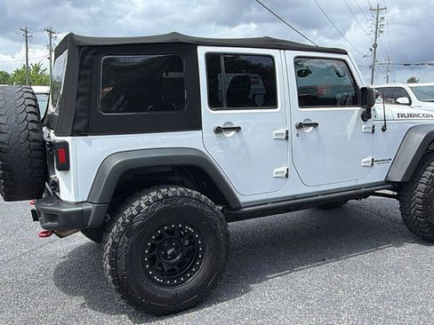 Used 2015 Jeep Wrangler Unlimited Rubicon AWD/4WD image 5