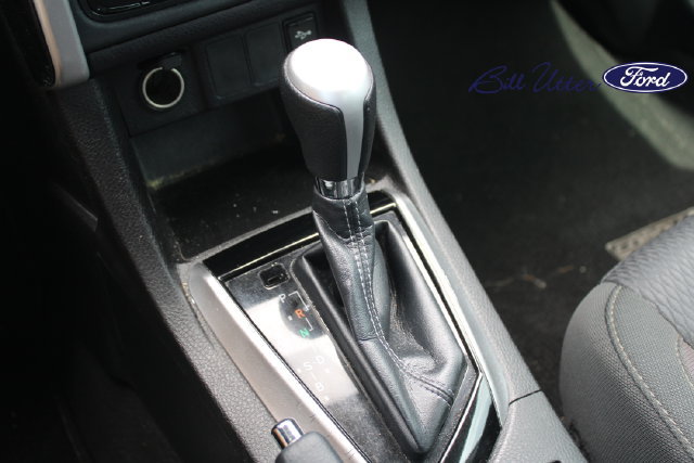 Used 2018 Toyota Corolla LE w/ Carpet Mat Package (TMS) FWD image 17
