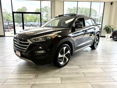 Used 2018 Hyundai Tucson Value AWD/4WD image 3