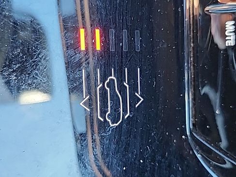 Used 2022 Jeep Wagoneer Series III image 38