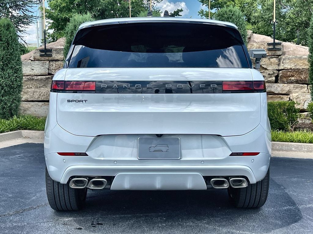 New 2026 Land Rover Range Rover Sport Dynamic SE AWD/4WD image 4