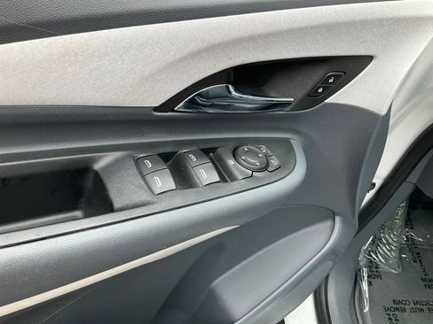 Used 2017 Chevrolet Bolt Premier FWD image 23