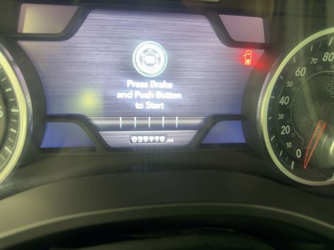 Used 2024 RAM 1500 Laramie image 16