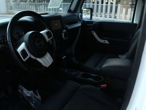 Used 2012 Jeep Wrangler Unlimited Sahara AWD/4WD image 13