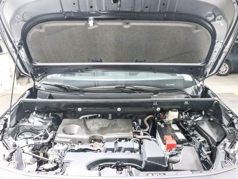 Certified 2025 Toyota RAV4 LE FWD image 27