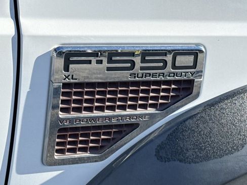 Used 2010 Ford F550 4x4 Crew Cab Super Duty image 4