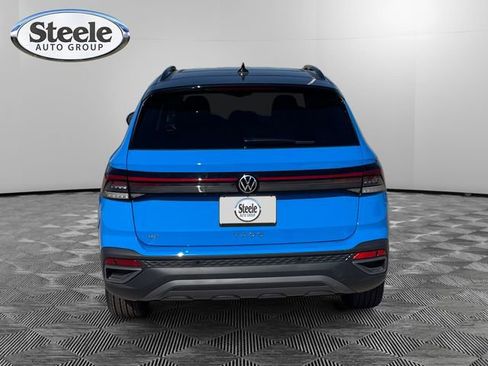 New 2025 Volkswagen Taos SE image 4