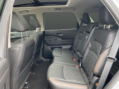 New 2026 Nissan Pathfinder Platinum image 30