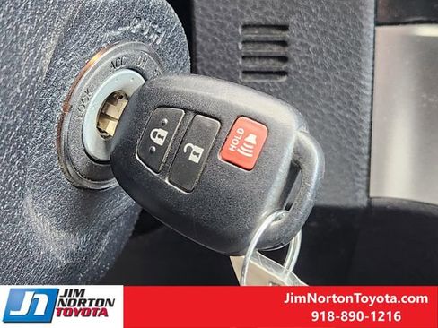Used 2019 Toyota Tacoma SR5 image 22