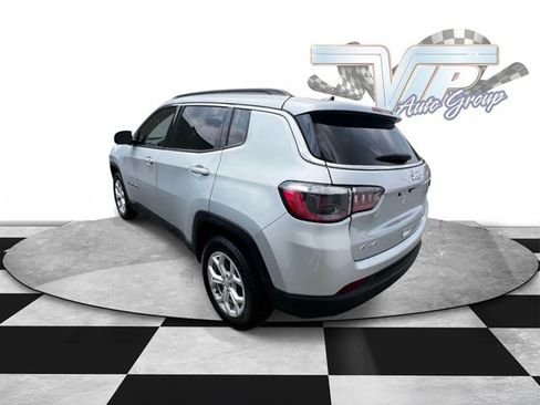 Certified 2024 Jeep Compass Latitude AWD/4WD image 3