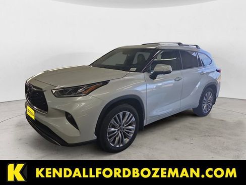 Used 2026 Toyota Highlander Platinum AWD/4WD image 1