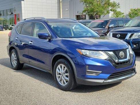 Used 2019 Nissan Rogue SV FWD image 3