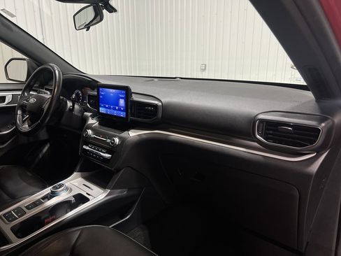 Used 2020 Ford Explorer XLT w/ Equipment Group 202A image 29