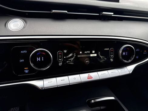 Used 2025 Genesis GV70 2.5T image 22