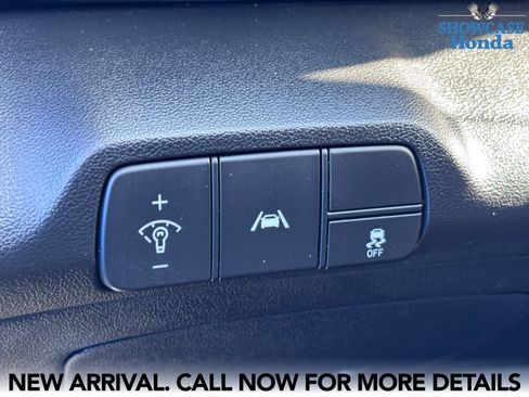 Used 2023 Hyundai Elantra SEL w/ Convenience Package FWD image 10