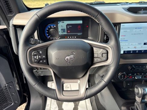 Used 2024 Ford Bronco Wildtrak image 28