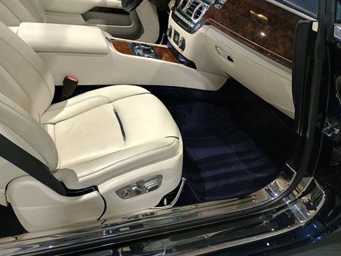 Used 2016 Rolls-Royce Dawn RWD image 35