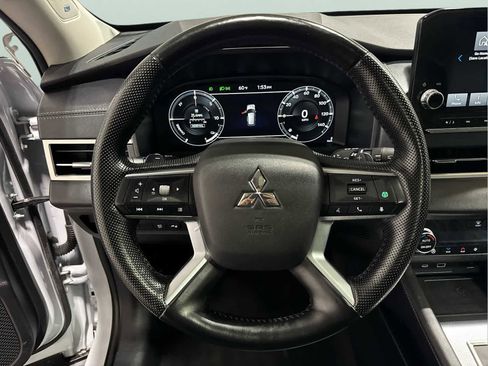 Used 2024 Mitsubishi Outlander SEL image 13